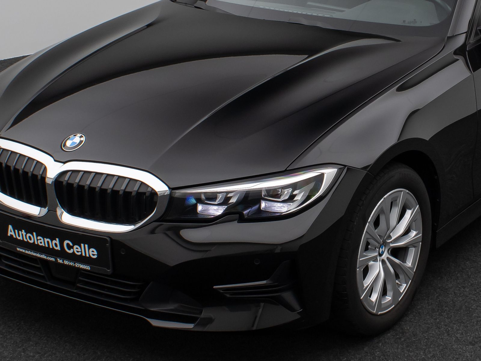 Fahrzeugabbildung BMW 320d Alarm PDC Stop&GO DAB AHK HiFi Fernlich LED