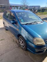 Nissan Almera Tino - gebrauchte Nissan Almera Tino aus dem Jahr 2003