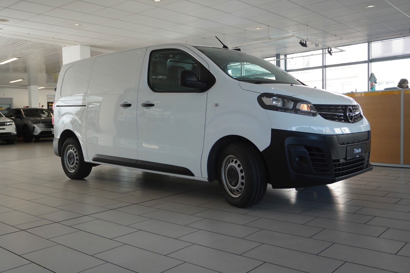 Fahrzeugabbildung Opel Vivaro-e Cargo Edition "M" KLIMA/PDC/TEMP./USB