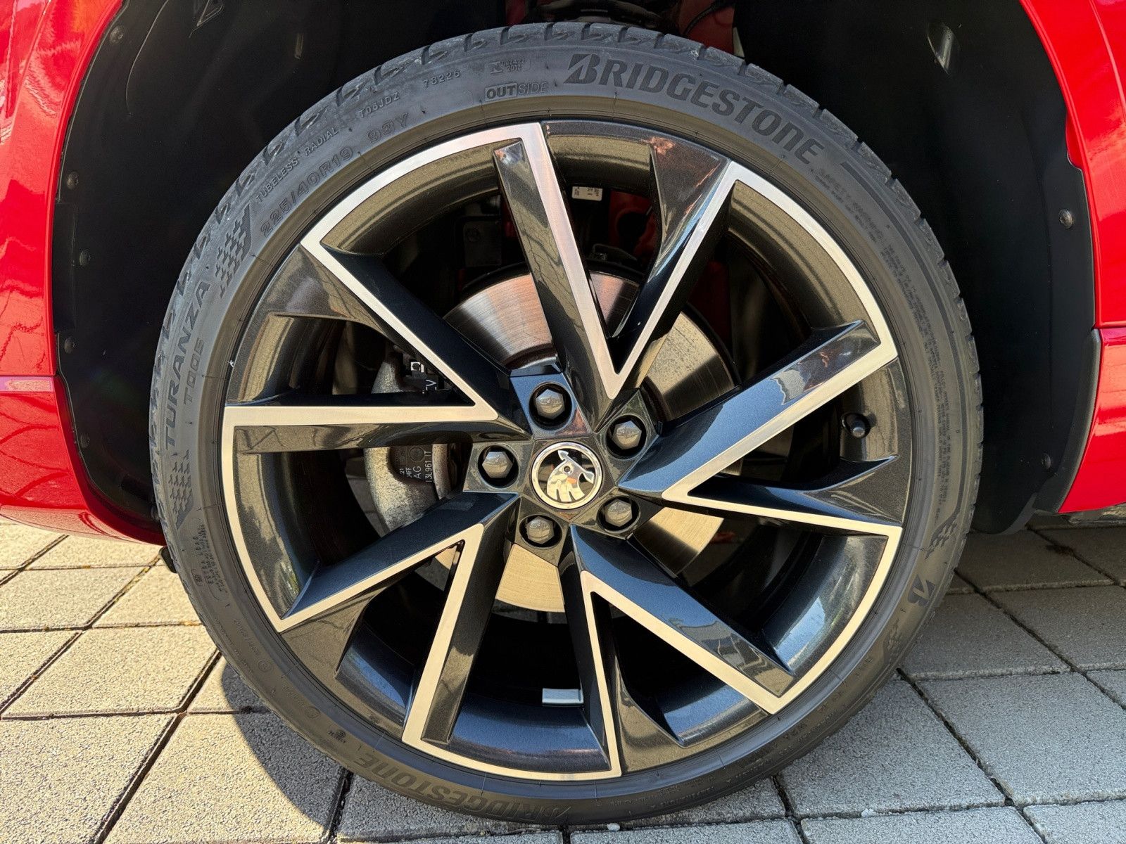 Karoq Sportline 1,5 TSI DSG Navi AHK Kamera Pano