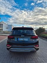 Hyundai SANTA FE 2.2 CRDi Premium 4 WD 8AT SEVEN Premium - Hyundai SANTA FE: 7 Sitzer
