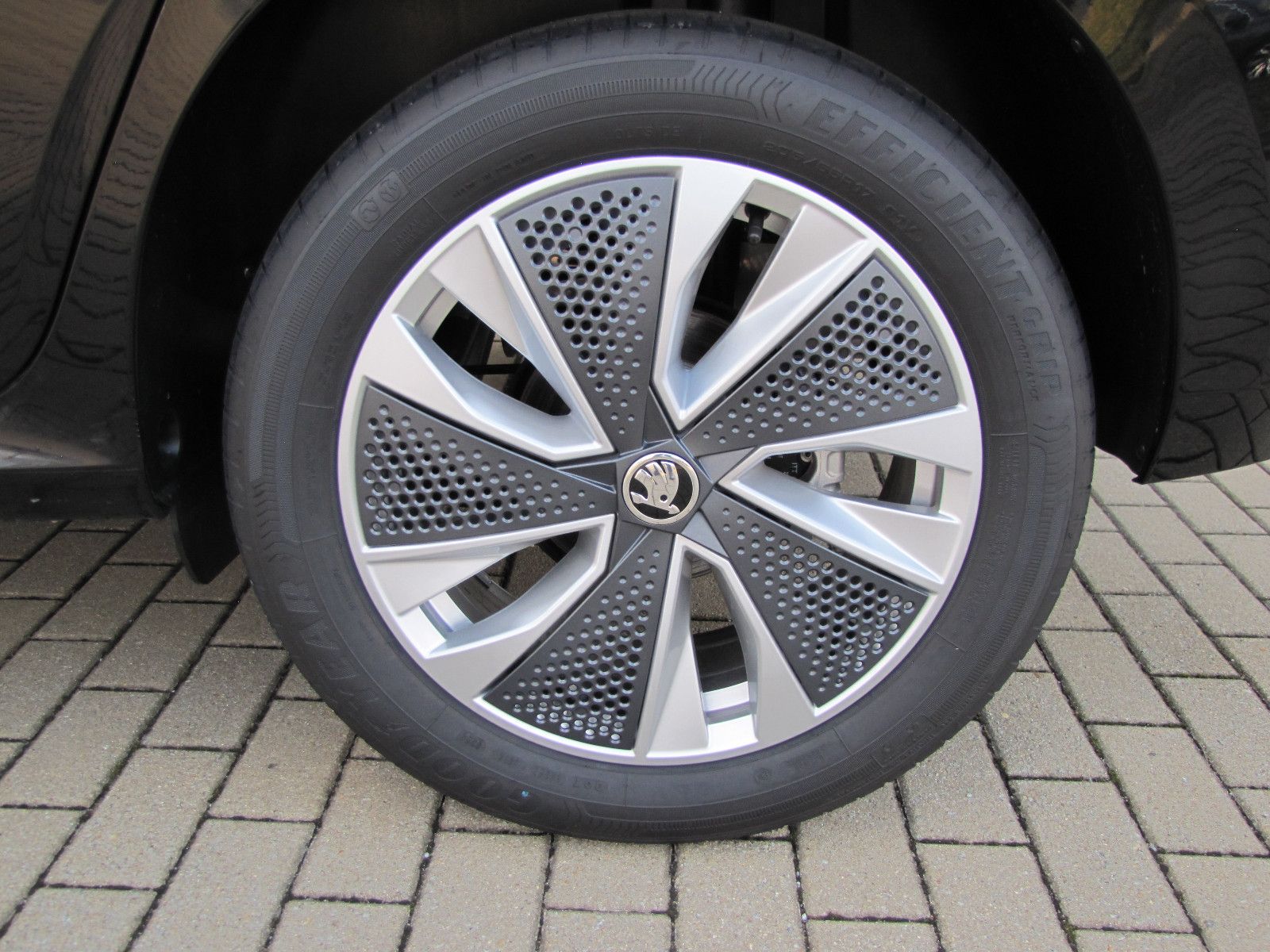 Fahrzeugabbildung SKODA Kamiq Selection 1.5l TSI 150PS 7-Gang DSG