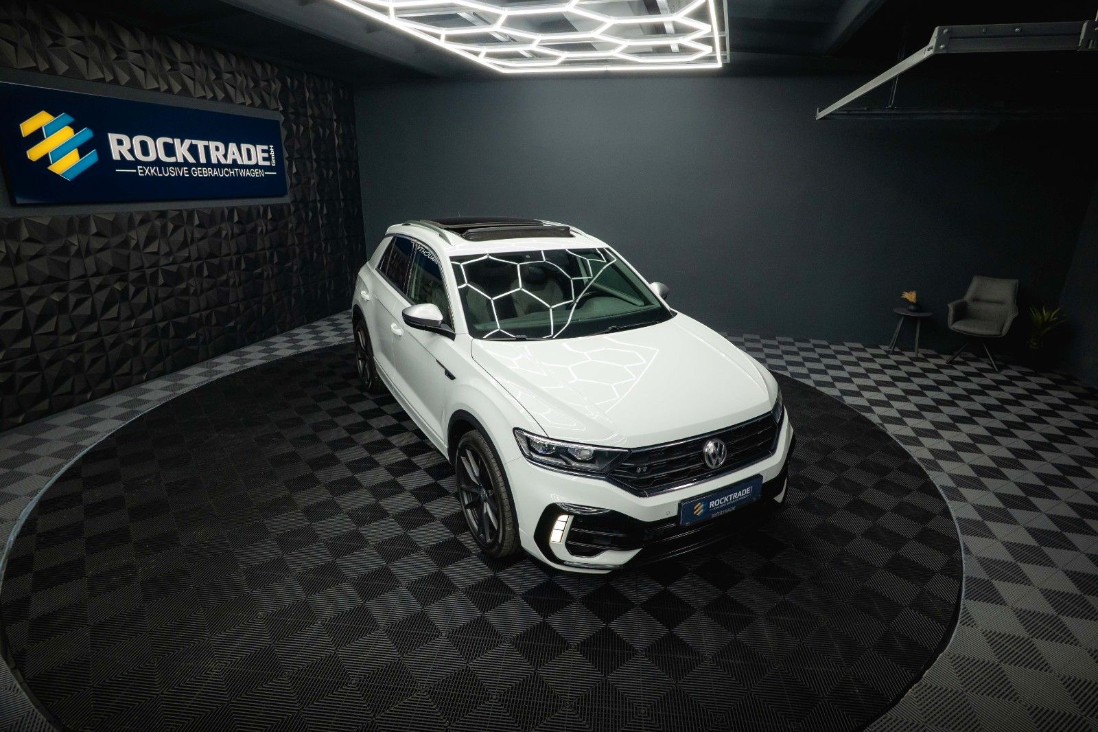 Fahrzeugabbildung Volkswagen T-Roc R 4Motion Performance *ACC*DCC*Pano*LED*