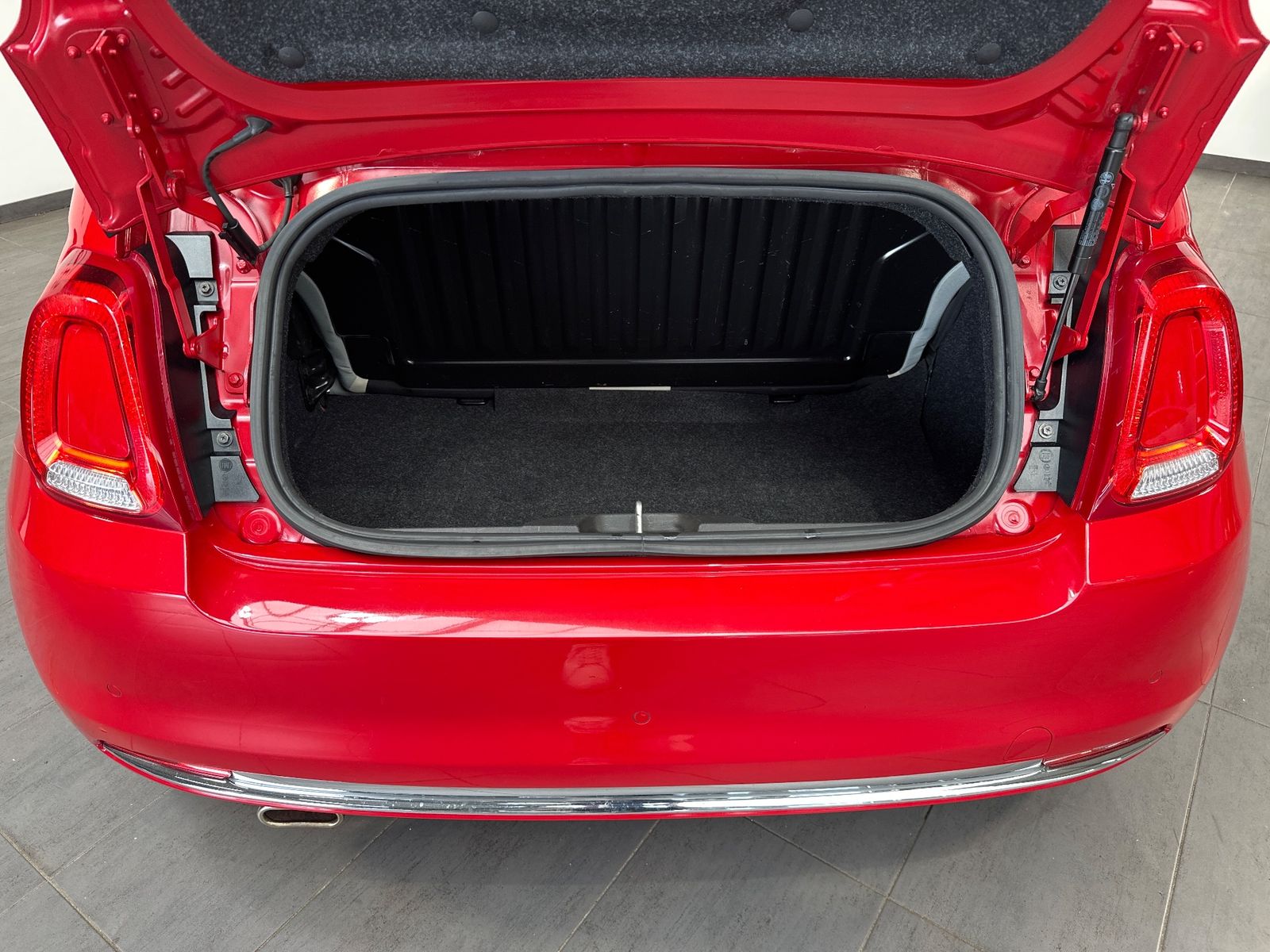 Fahrzeugabbildung Fiat 500C 1.0 GSE Mild-Hybrid Dolcevita CARPLAY