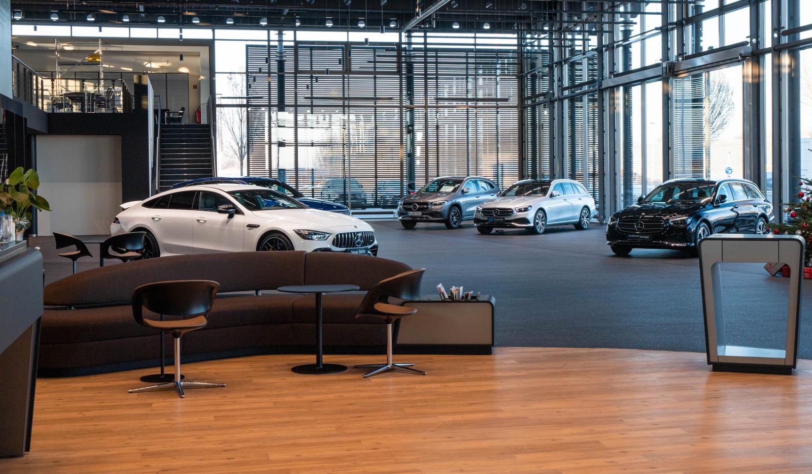 showroom-image-top