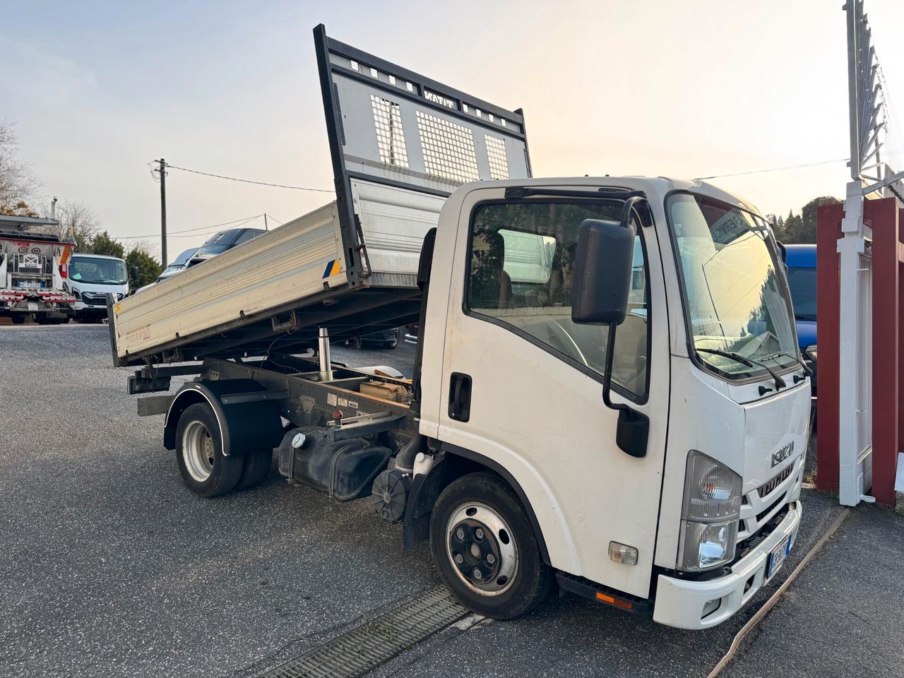 ISUZU ANDERE