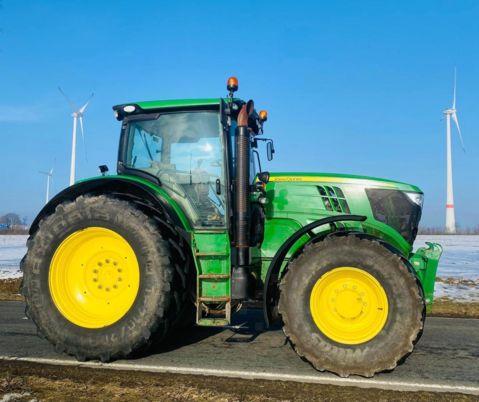 John Deere 6210R