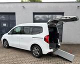 Mercedes-Benz T-160 Behindertengerecht Rollstuhlrampe - weiße Mercedes-Benz T-Klasse