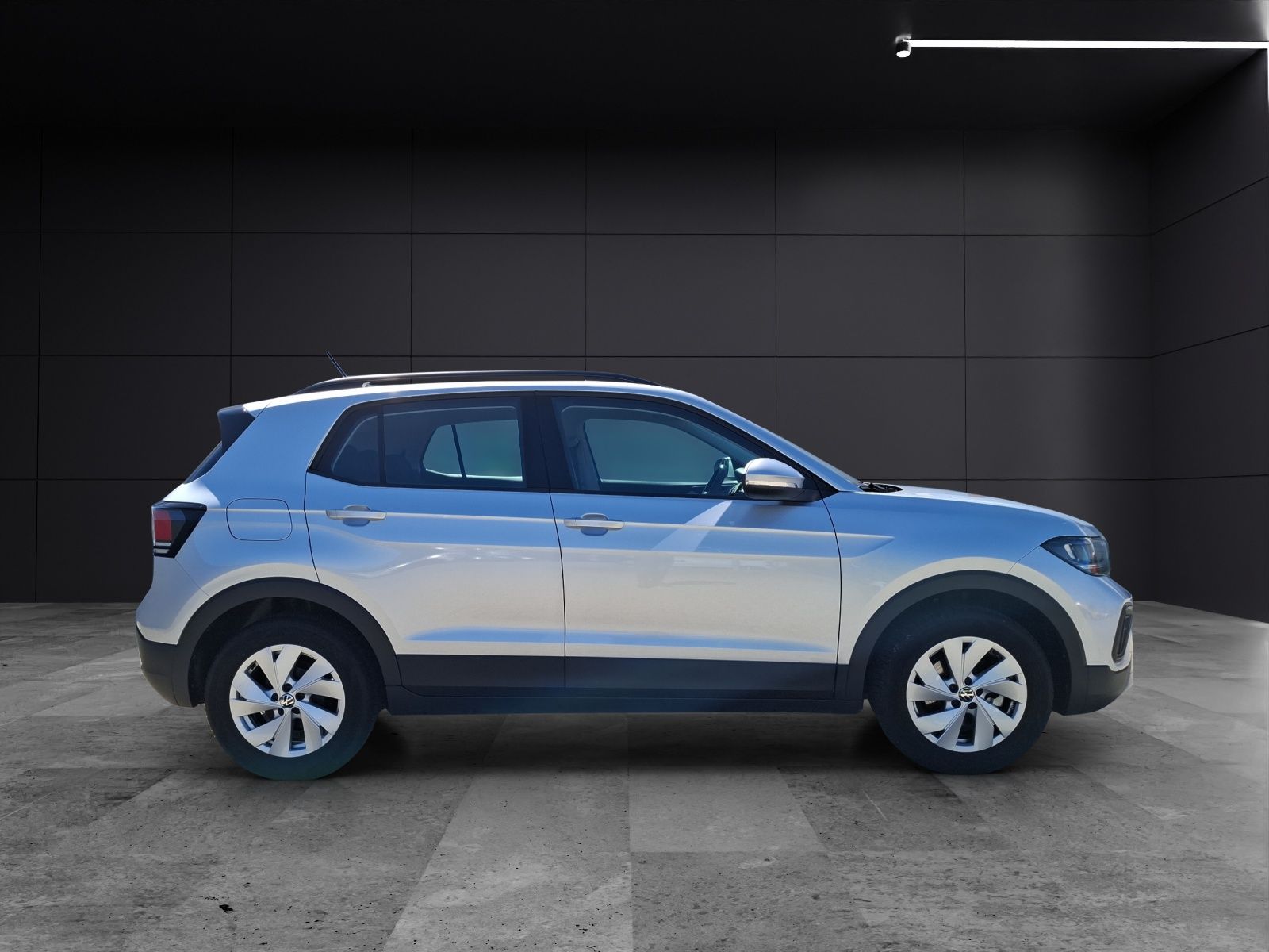 Fahrzeugabbildung Volkswagen T-Cross TSI Life LED CarPlay AID ACC PDC SH LM
