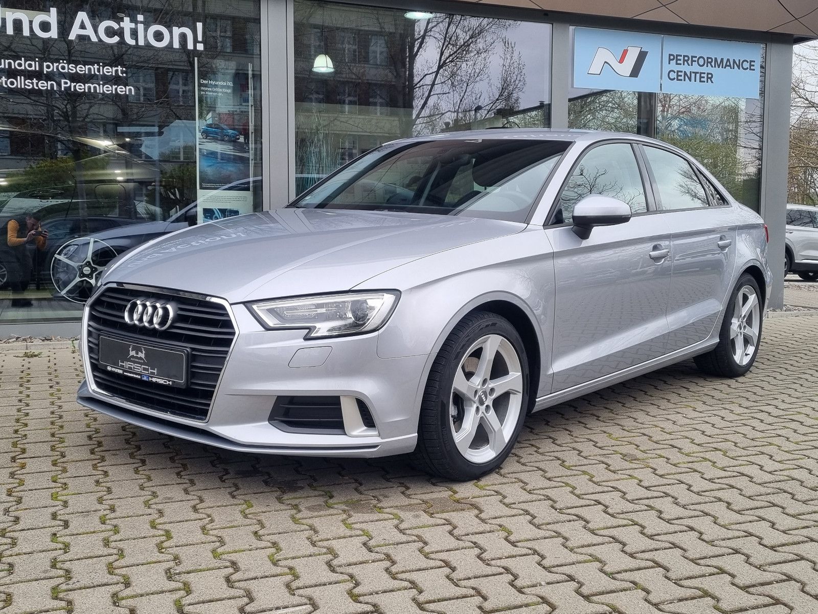 Fahrzeugabbildung Audi A3 Limousine 35 TFSI sport XENON NAVI SHZ