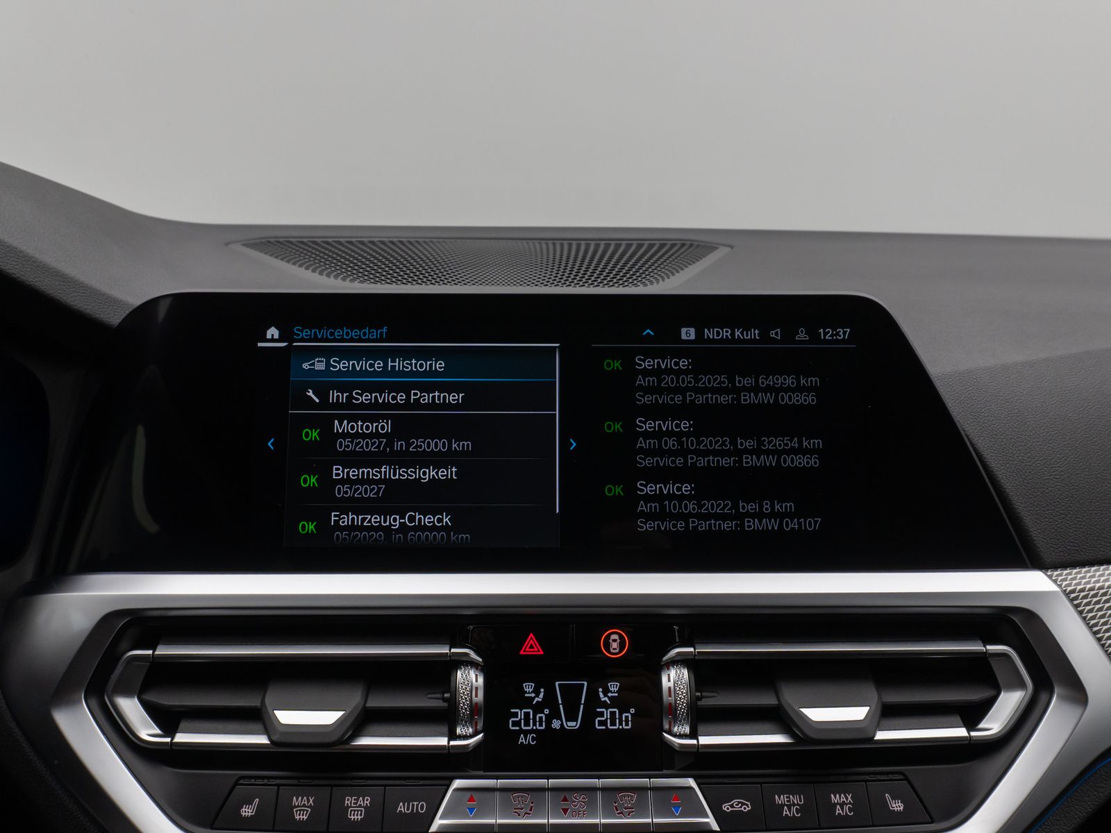 Fahrzeugabbildung BMW 330e  M Sport Laser Kamera HUD DAB HiFi Komfort