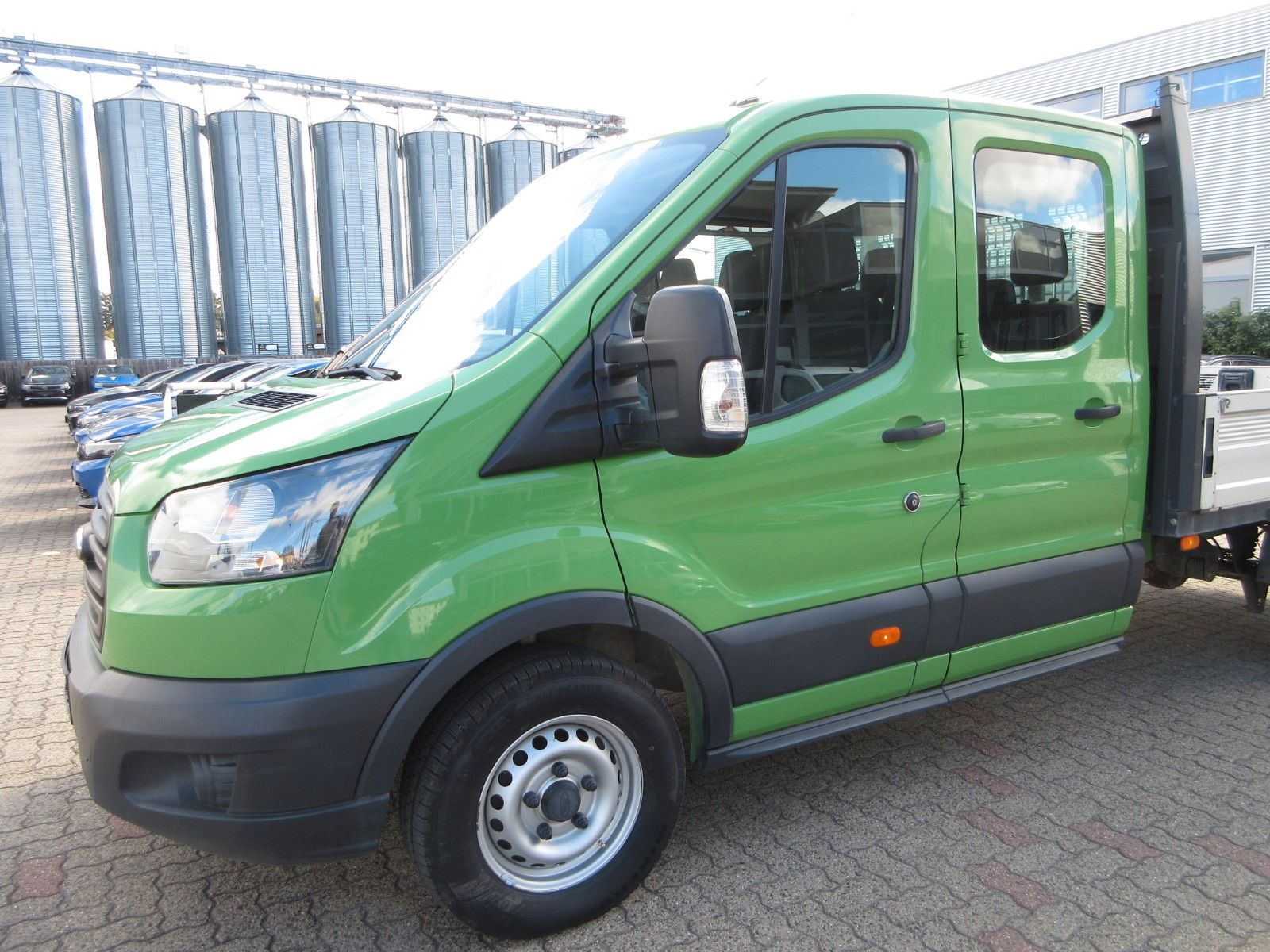 Fahrzeugabbildung Ford Transit Pritsche 350 L4 DoKa/AHK 3,5 to/7-Sitz