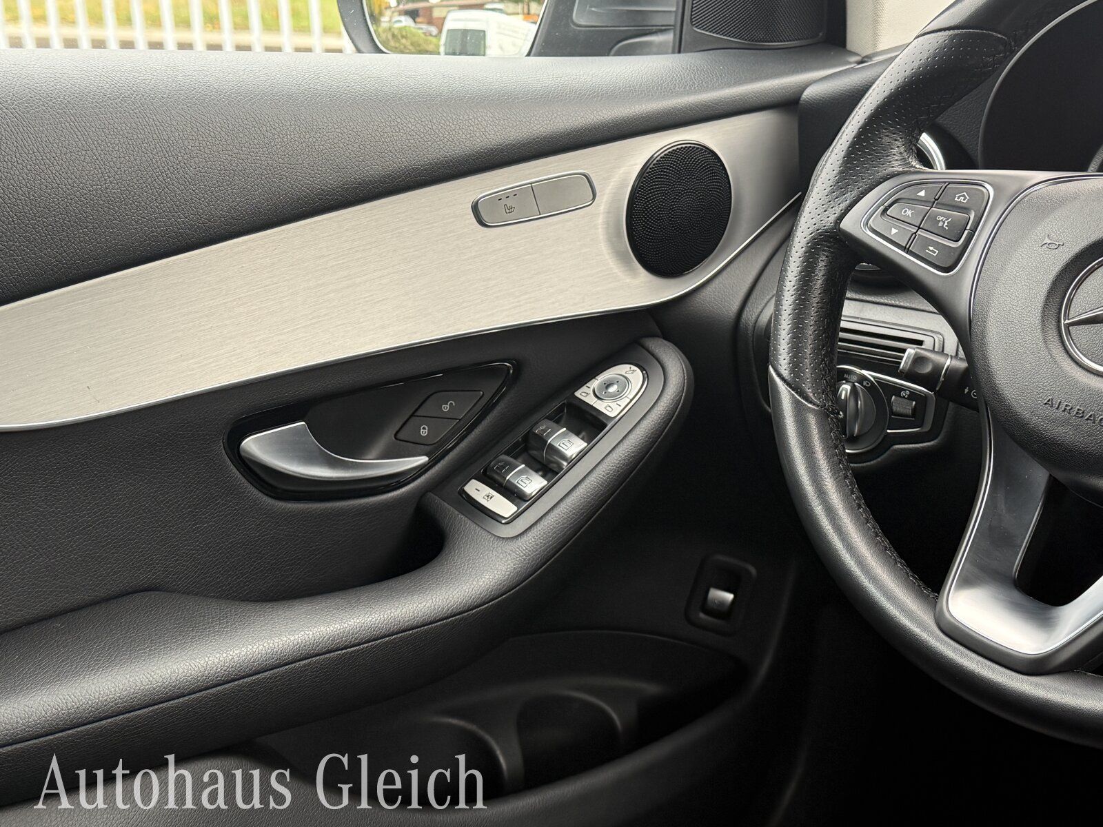 Fahrzeugabbildung Mercedes-Benz GLC 250 d Exclusive 4Matic Navi/KEYLESS-Go-Paket