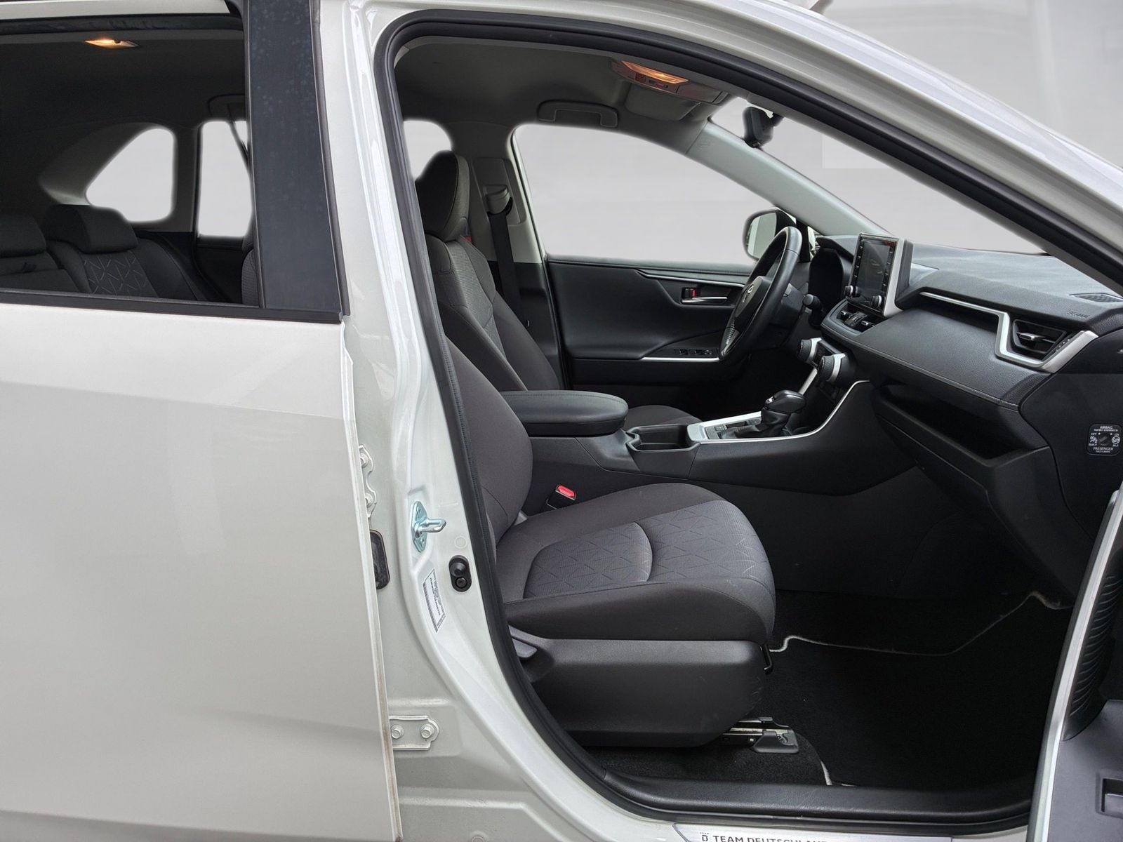 Fahrzeugabbildung Toyota RAV4 2.5 D Team D LED RFKAMERA AHK(Abnehmbar)