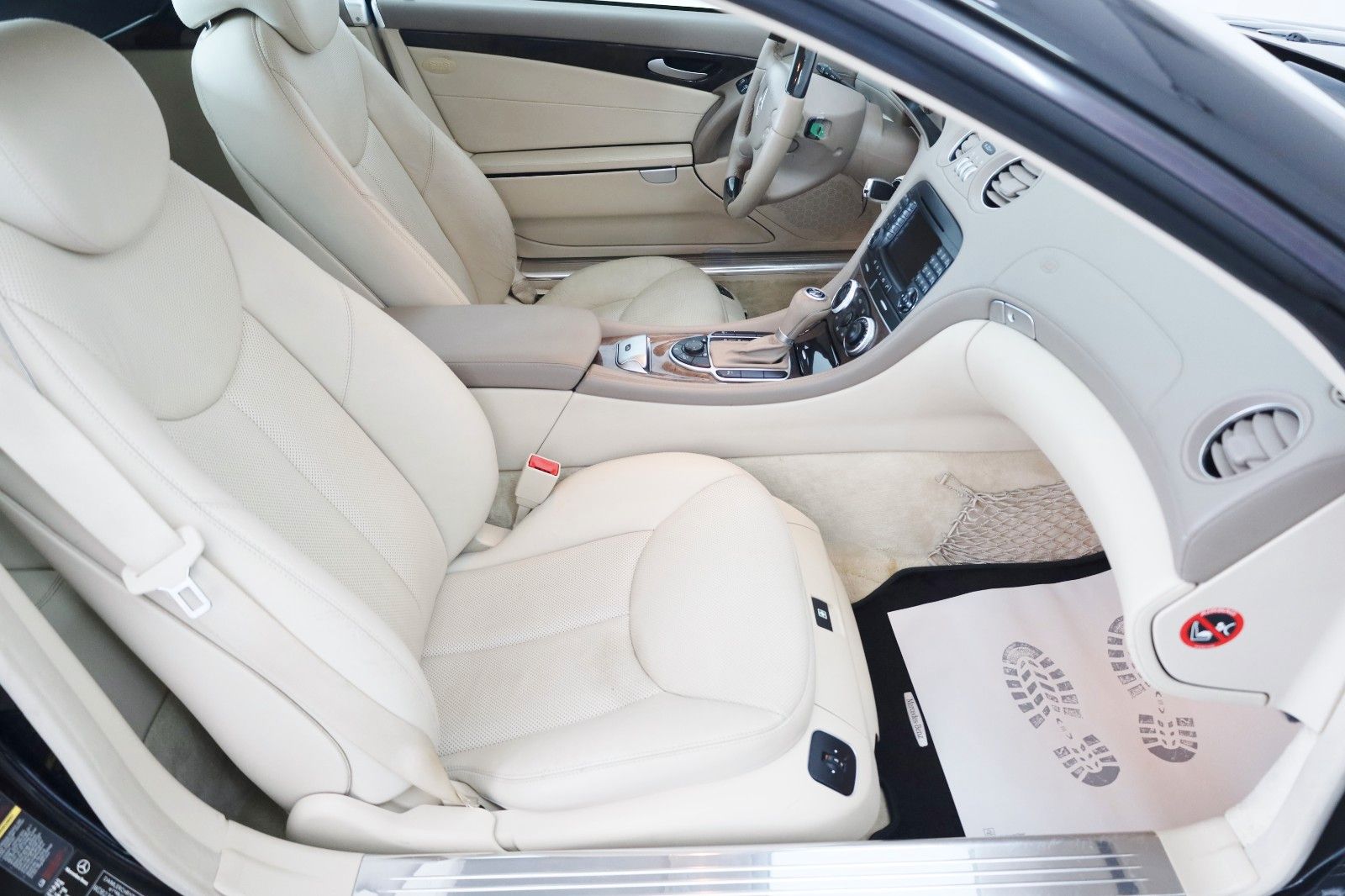 Fahrzeugabbildung Mercedes-Benz SL 350 Leder,Navi,Xenon,SH+Belüftung,PDC