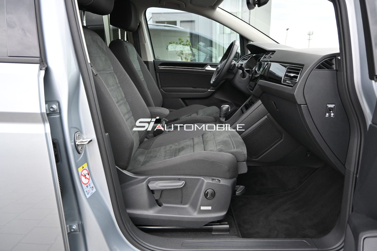 Fahrzeugabbildung Volkswagen Touran 1.5 TSI DSG °UVP 61.017€°ACC°AHK°STANDHEI