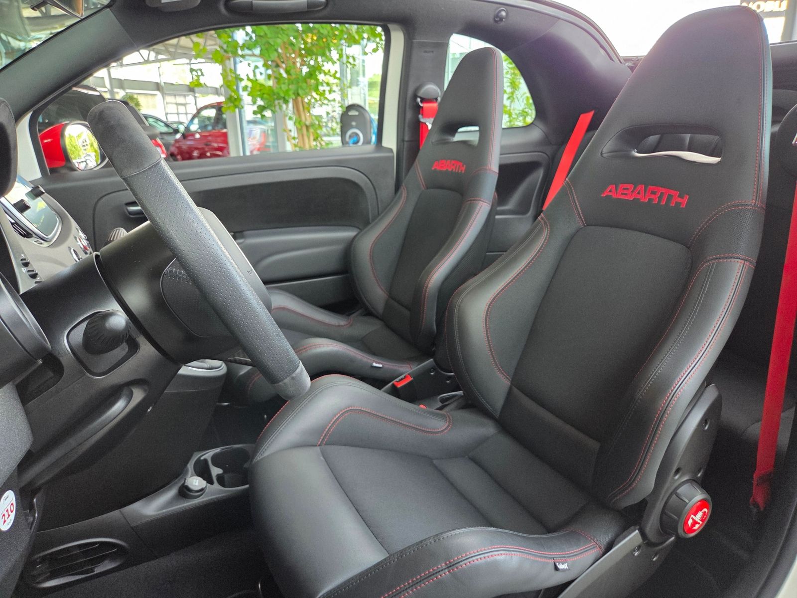 Fahrzeugabbildung Abarth 595 C Esseesse Beats XENON NAVI ALU