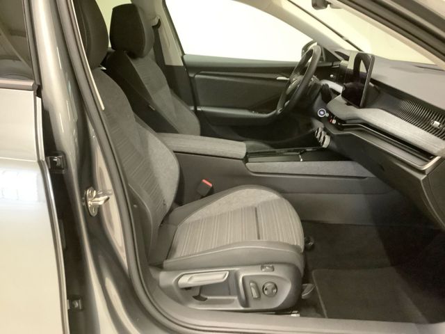 Superb Combi Selection110 kw TDI AHK NAVI MATRIX