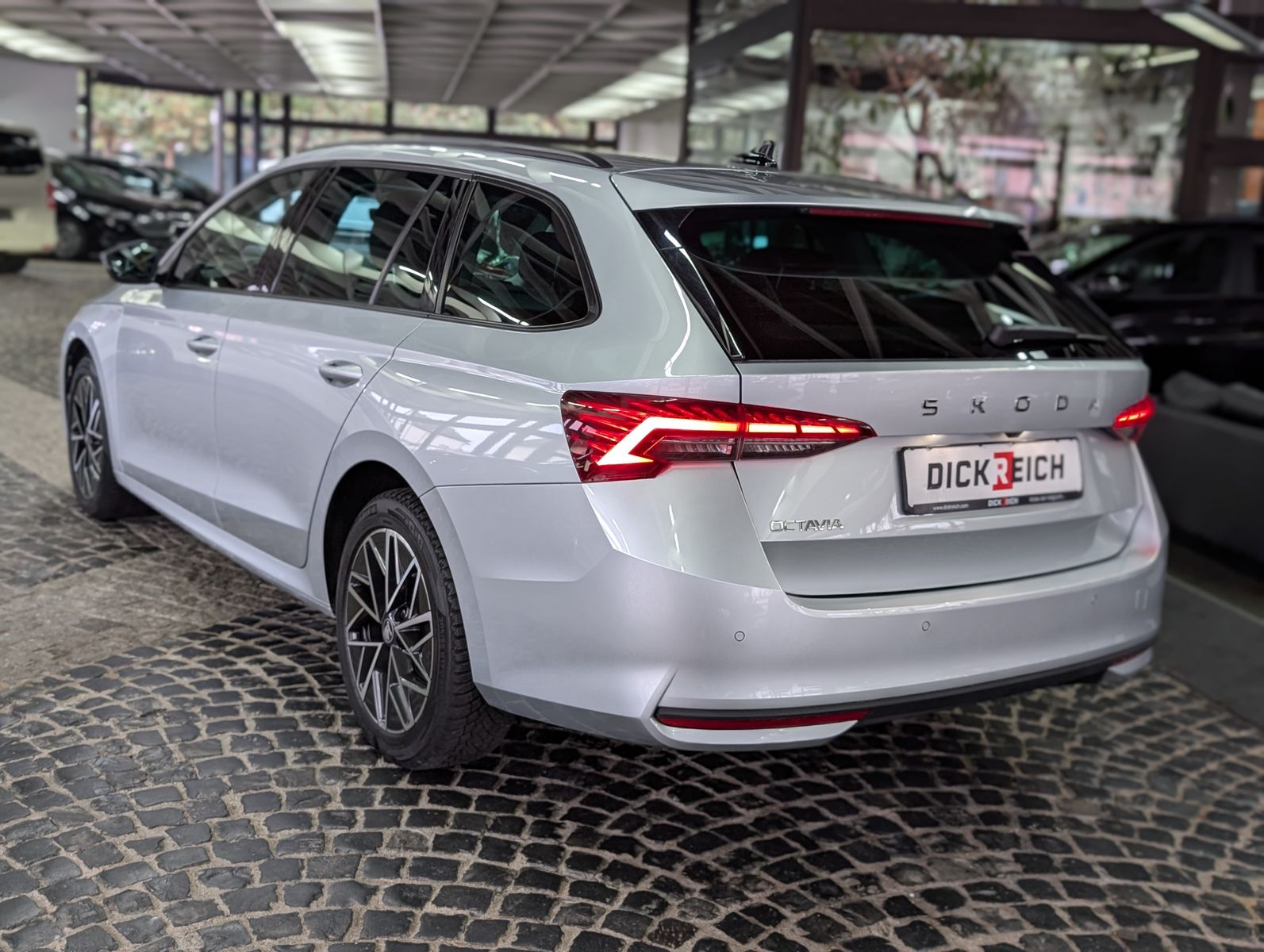 Fahrzeugabbildung SKODA Octavia 1.5 TSI mHEV Style ACC AHK 5J.-Garantie