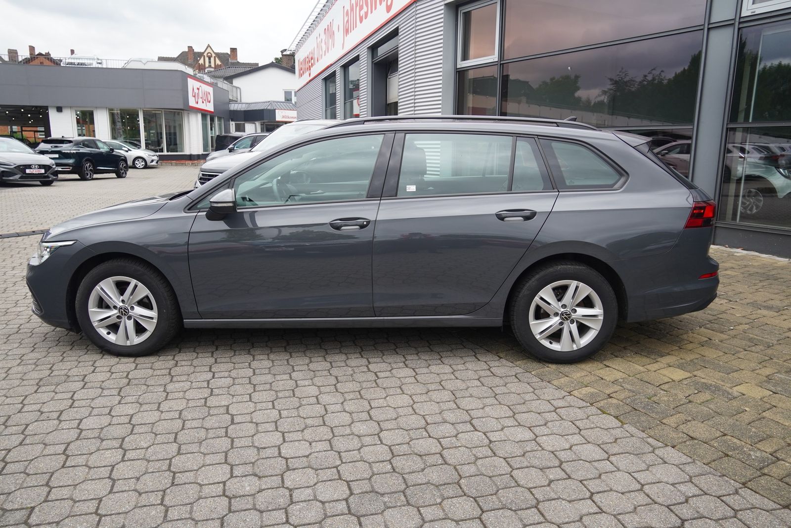 Volkswagen Golf VIII Variant 1.5 eTSI DSG Life LED Navi ACC imagem 3
