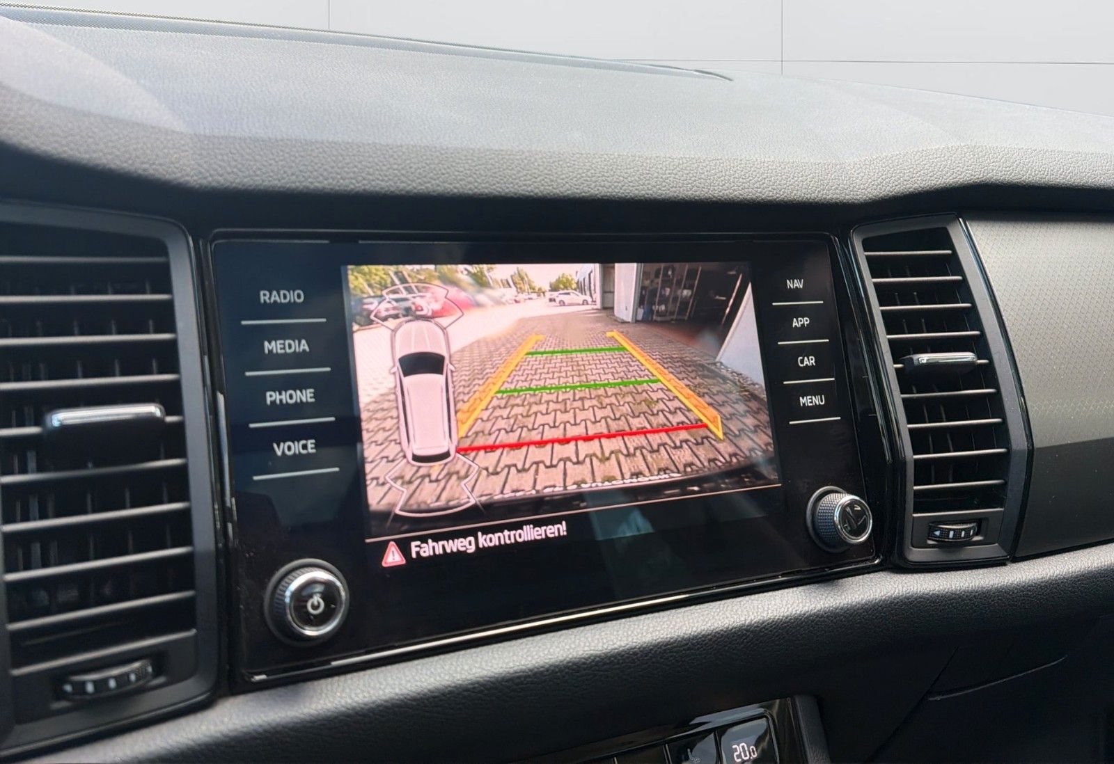 Skoda Kodiaq Ambition 1.5 TSI LED SHZ AHK RFK ACC NAVI foto 15