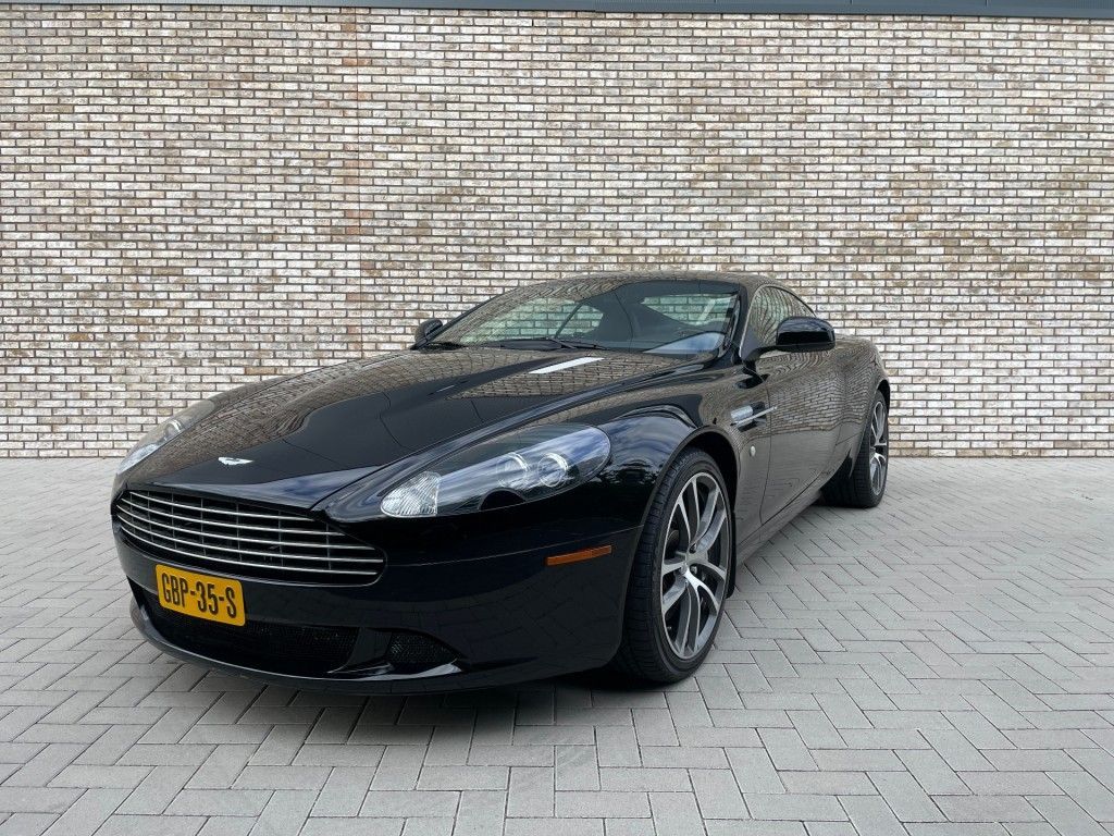 Aston Martin DB9