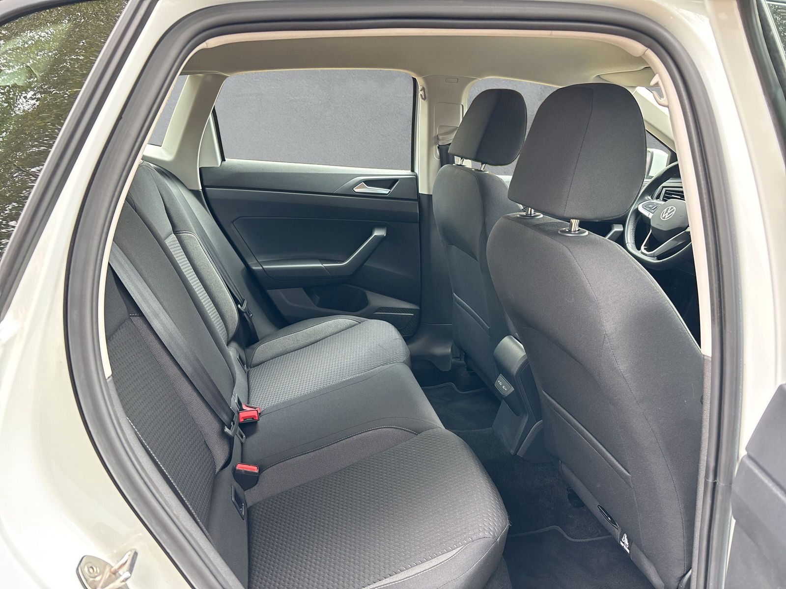 Fahrzeugabbildung Volkswagen Polo 1.0 TSI Life AppConnect PDC LED