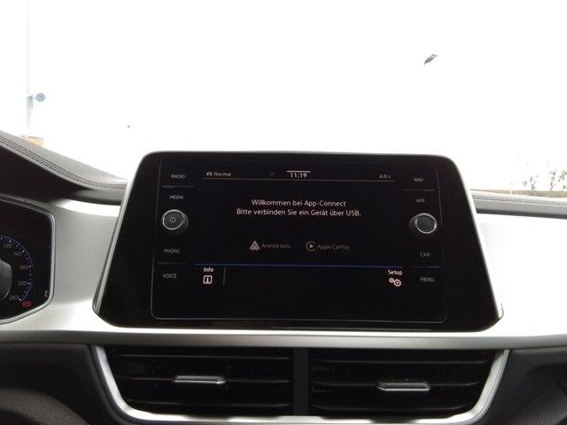 Fahrzeugabbildung Volkswagen T-Roc Move Matrix Navi AID ACC Park-Assist SH LM