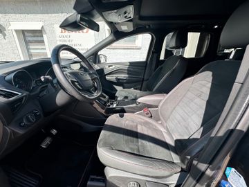 Ford Kuga - 12