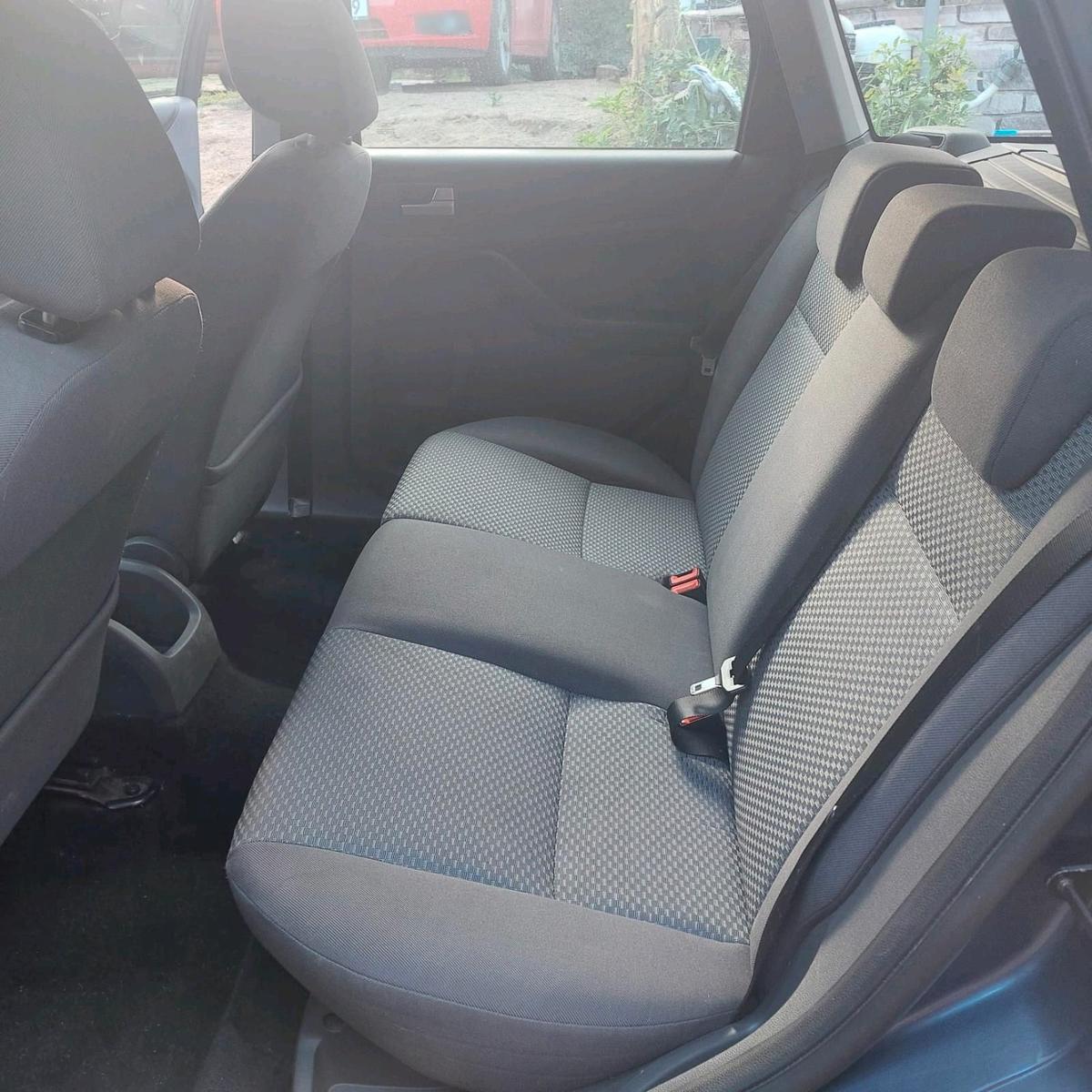 Ford Focus 2006 — photo 10