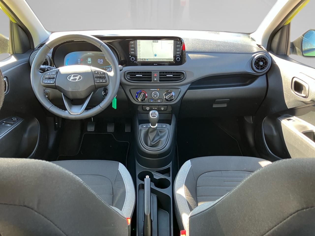 Fahrzeugabbildung Hyundai i10 Trend Fernlichtass. Kam. LM Navi PDC SHZ