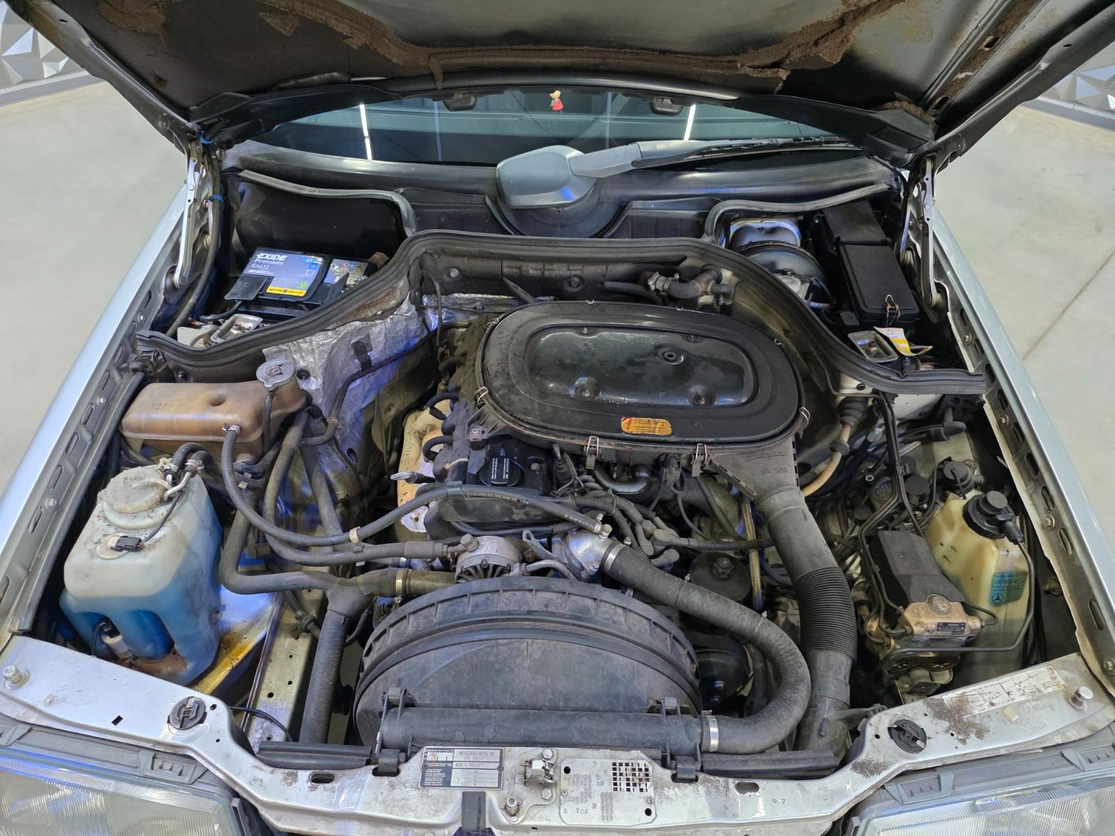 MERCEDES-BENZ E 230 TE BREAK W124 132 ch BVM 1ère MAIN - ATTELAGE - TOIT OUVRANT - 224240 km