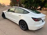 Tesla Model 3 Standard-Reichweite Plus - Hinterrad... - Tesla Model 3 Gebrauchtwagen in Frankfurt