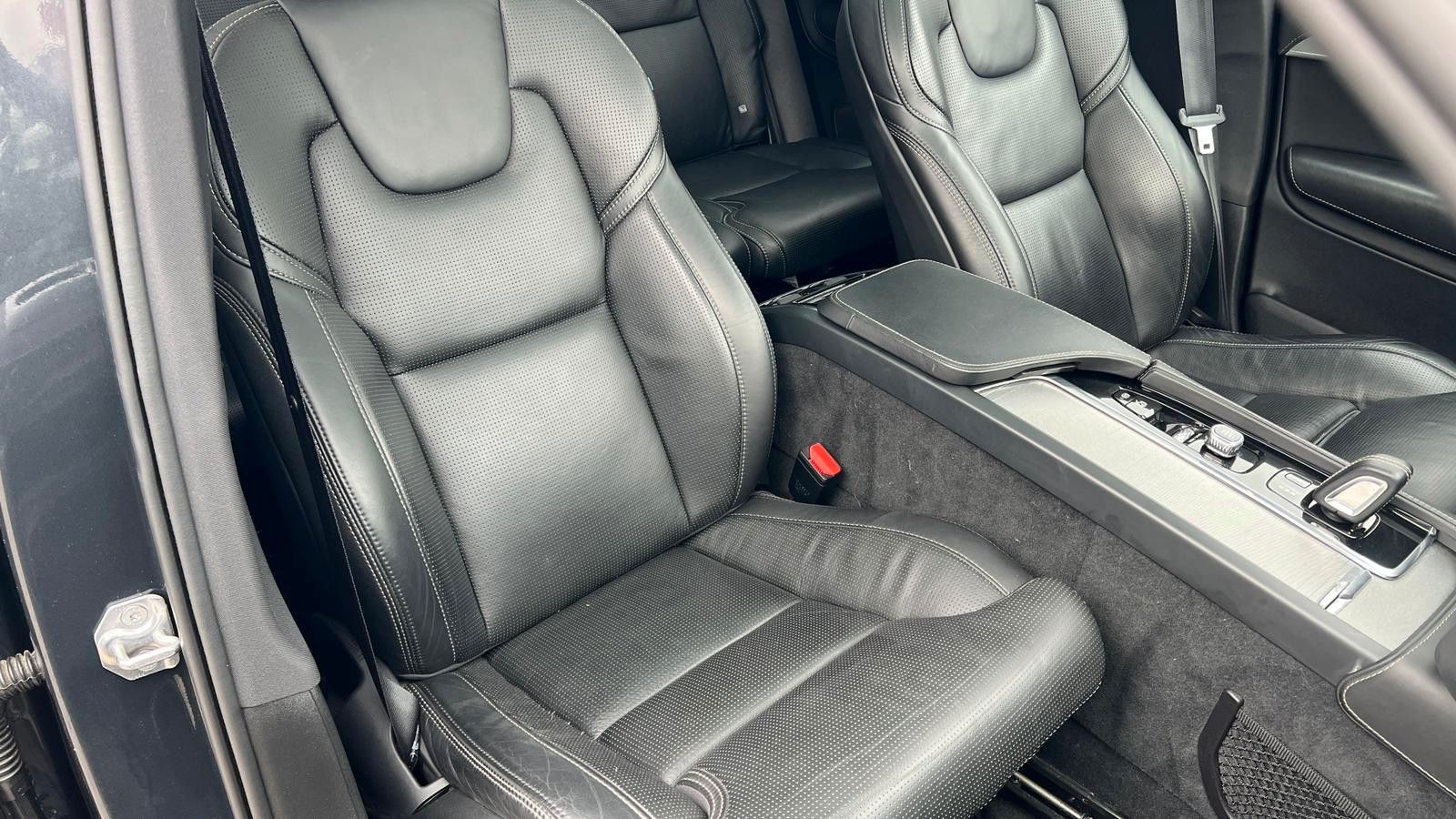 Fahrzeugabbildung Volvo XC90 T8 PHEV AWD R Design*360°*Massage*LUFT*B&W*