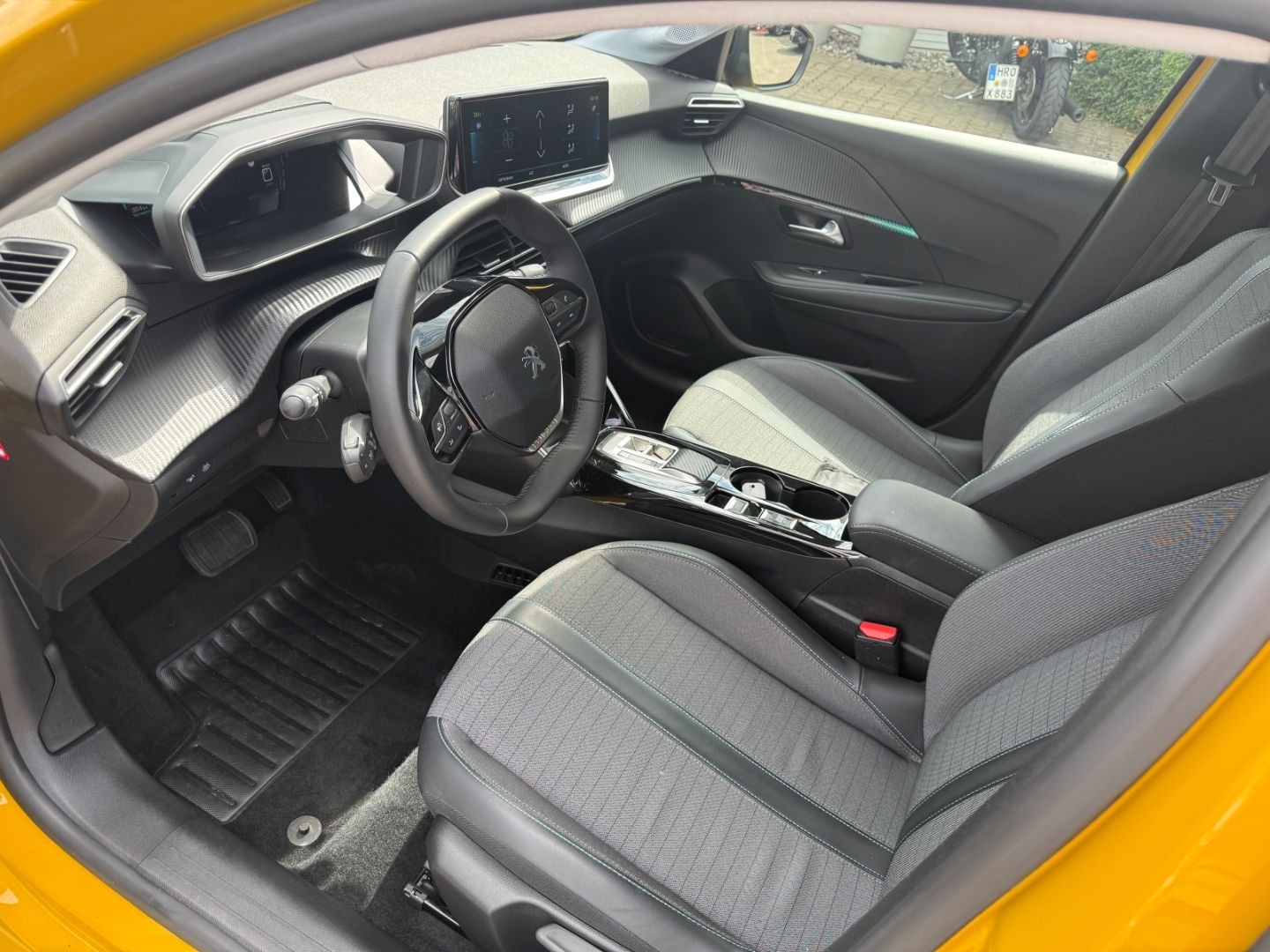 Fahrzeugabbildung Peugeot 208 -e Allure Pack SHZ+Kamera+11KW Schnelllader