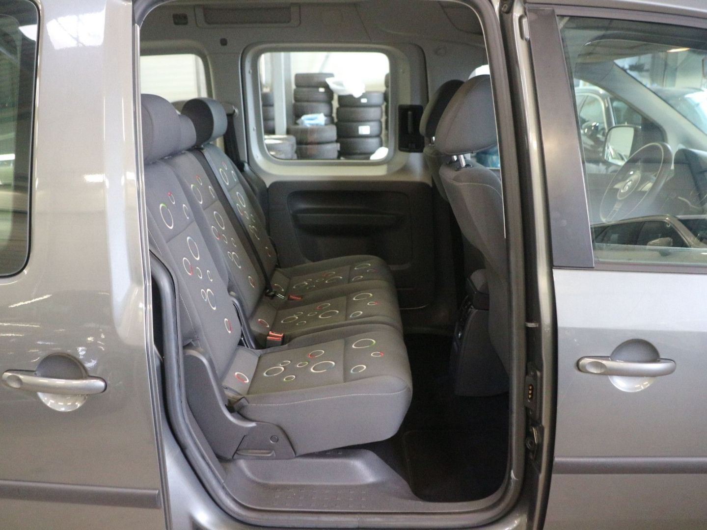 Fahrzeugabbildung Volkswagen Caddy TSI Roncalli 5-Sitzer AHK Klima PDC
