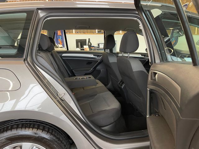 MYAUTOCENTER – Gebraucht- und Jahreswagen mit Werkstattservice in Pfaffenhofen Volkswagen Golf VII Variant Comfortline BMT *Klima*TÜV*PDC*