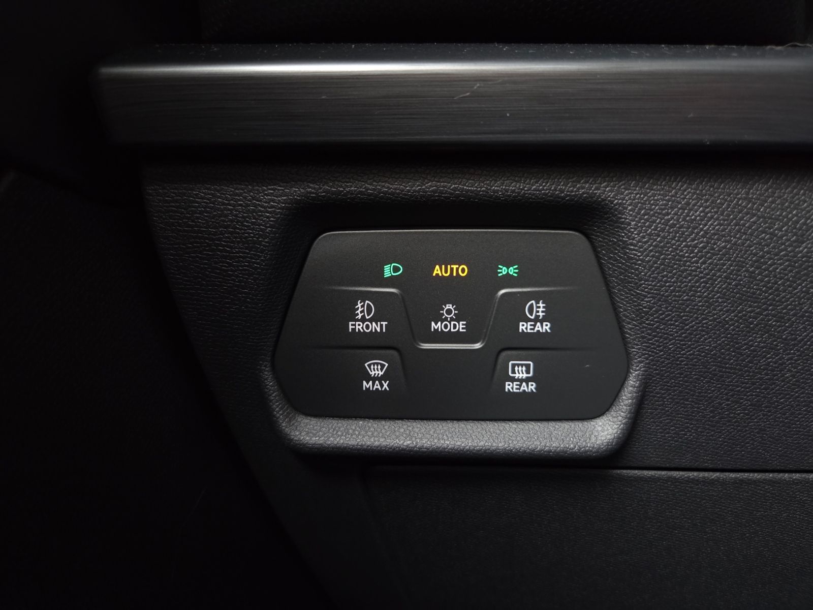 Fahrzeugabbildung CUPRA Leon Sportstourer VZ 1.4 e-Hybrid SHZ LED NAVI