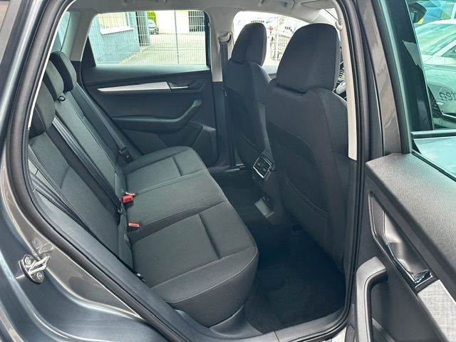 Karoq Ambition KAMERA;CARPLAY;PDC;KESSY