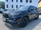 Toyota Highlander Hybrid Luxury AWD ( 7 Sitzplätze ) - schwarze Toyota Highlander