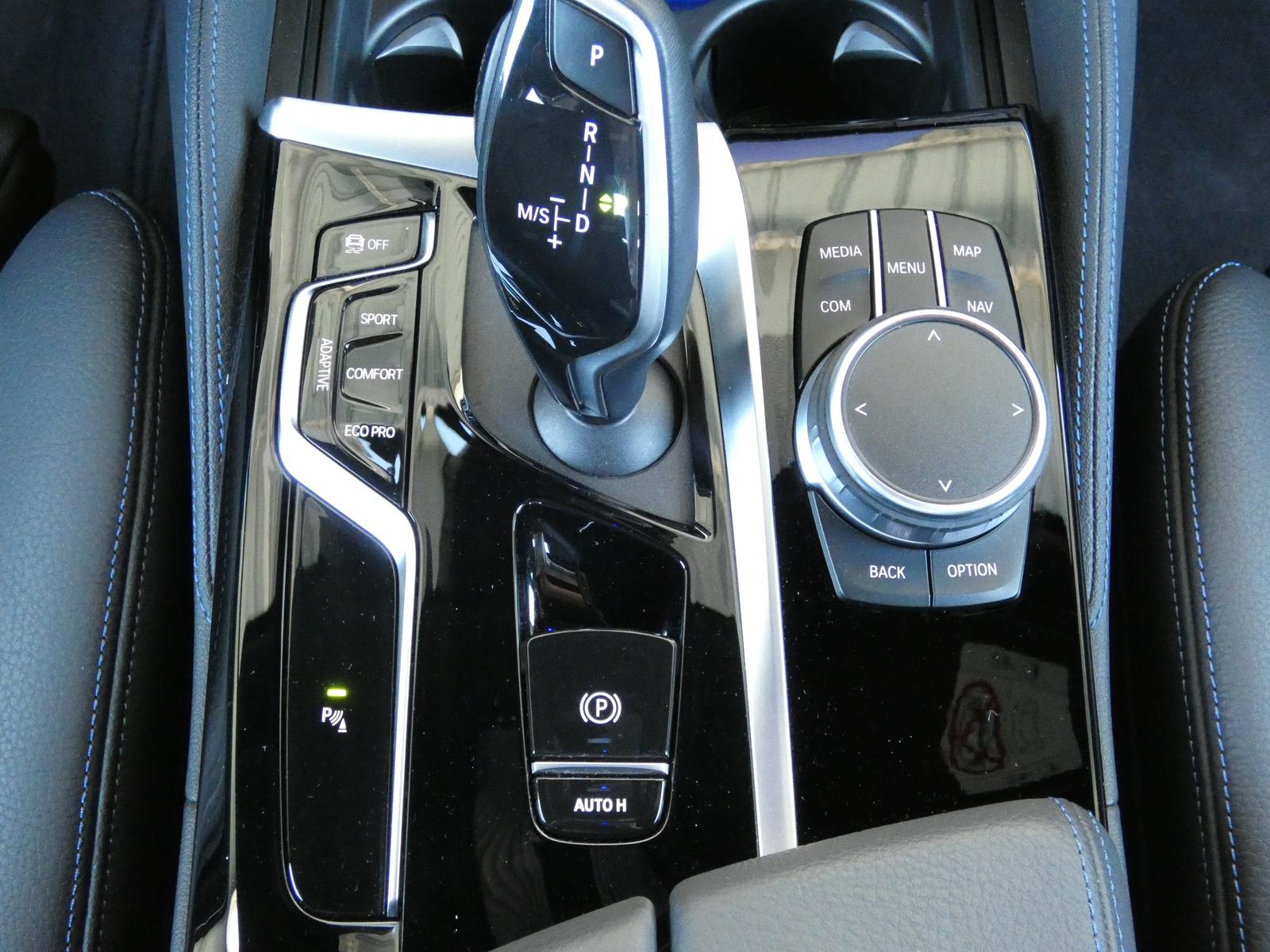 BMW M550i xDrive Limousine M Sport Navi+Kamera+ACC