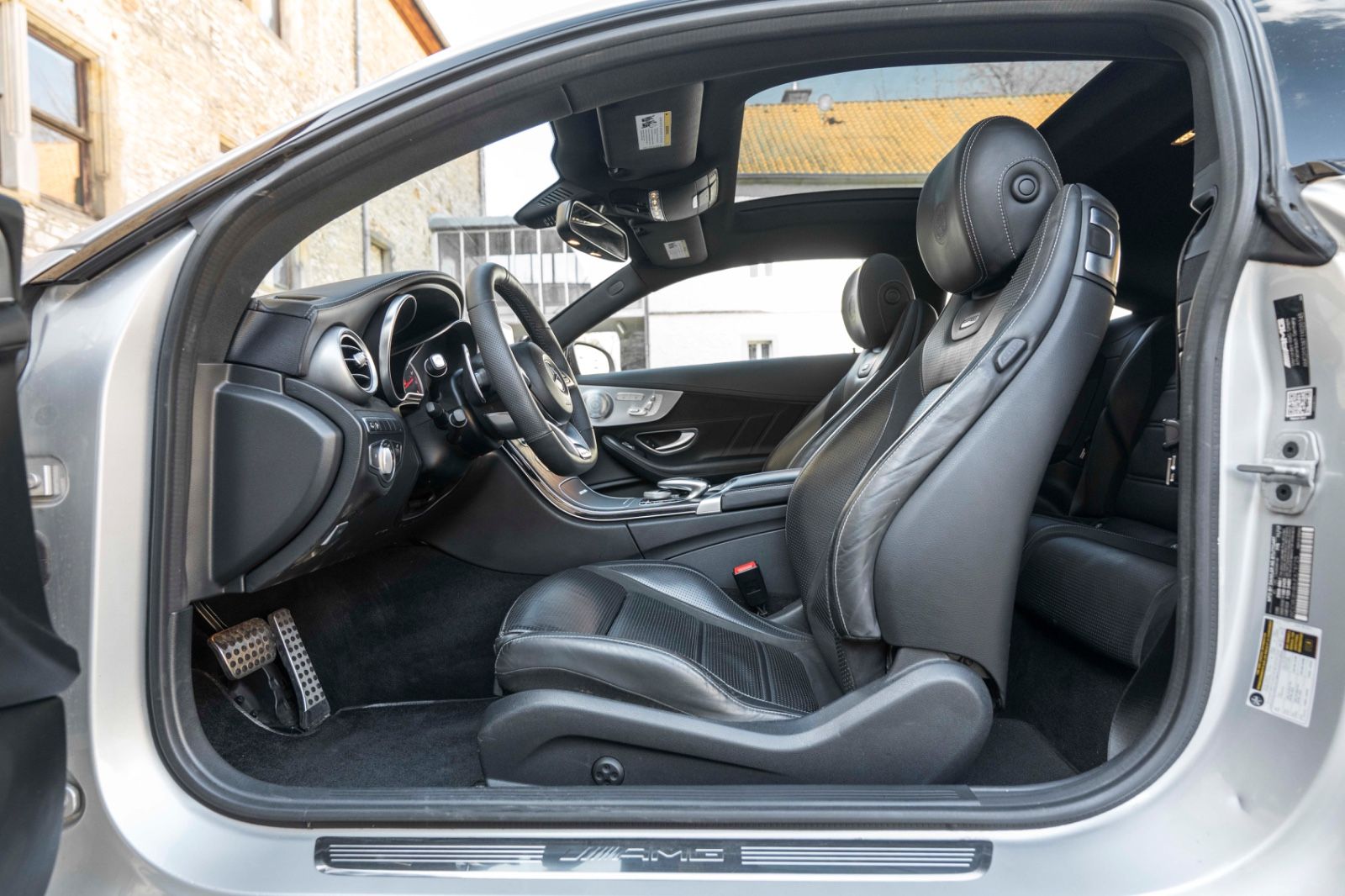 Fahrzeugabbildung Mercedes-Benz C 63 S AMG Coupe BURMESTER LED PANO 360° SHZ/K