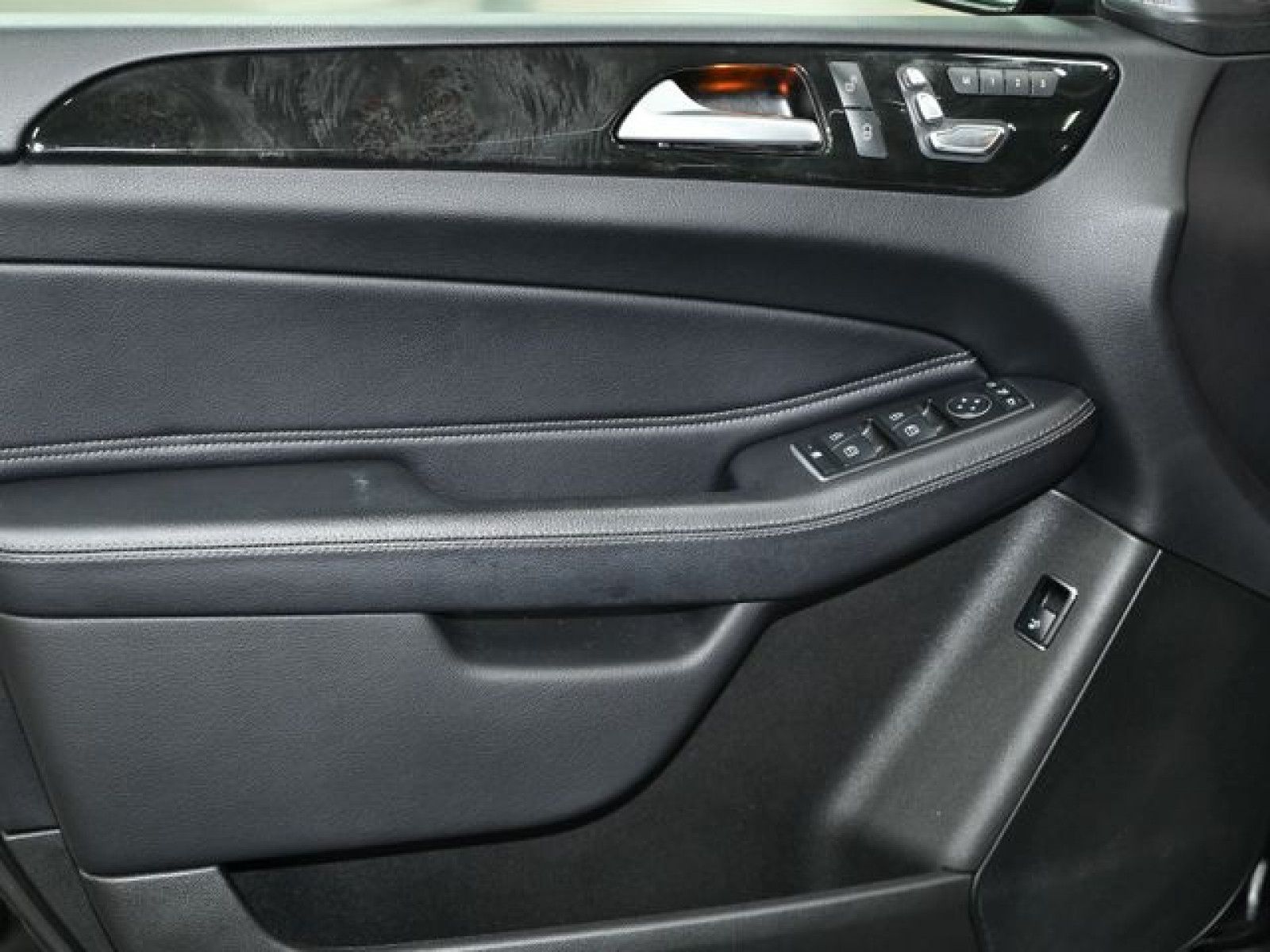 Fahrzeugabbildung Mercedes-Benz GLE 350 - harman/kardon|360°|Schiebedach|AHK