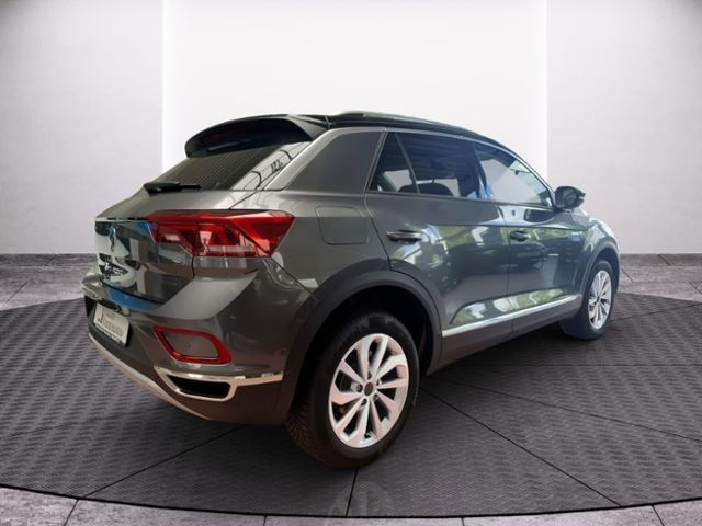 Fahrzeugabbildung Volkswagen T-Roc 1.5 TSI DSG Style LED-PLUS NAVI AHK RFK GJ