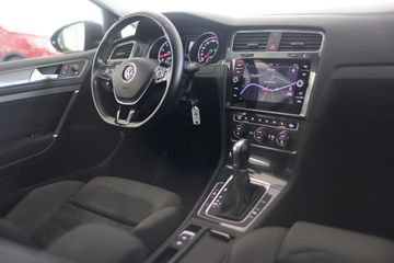Volkswagen Golf - 8