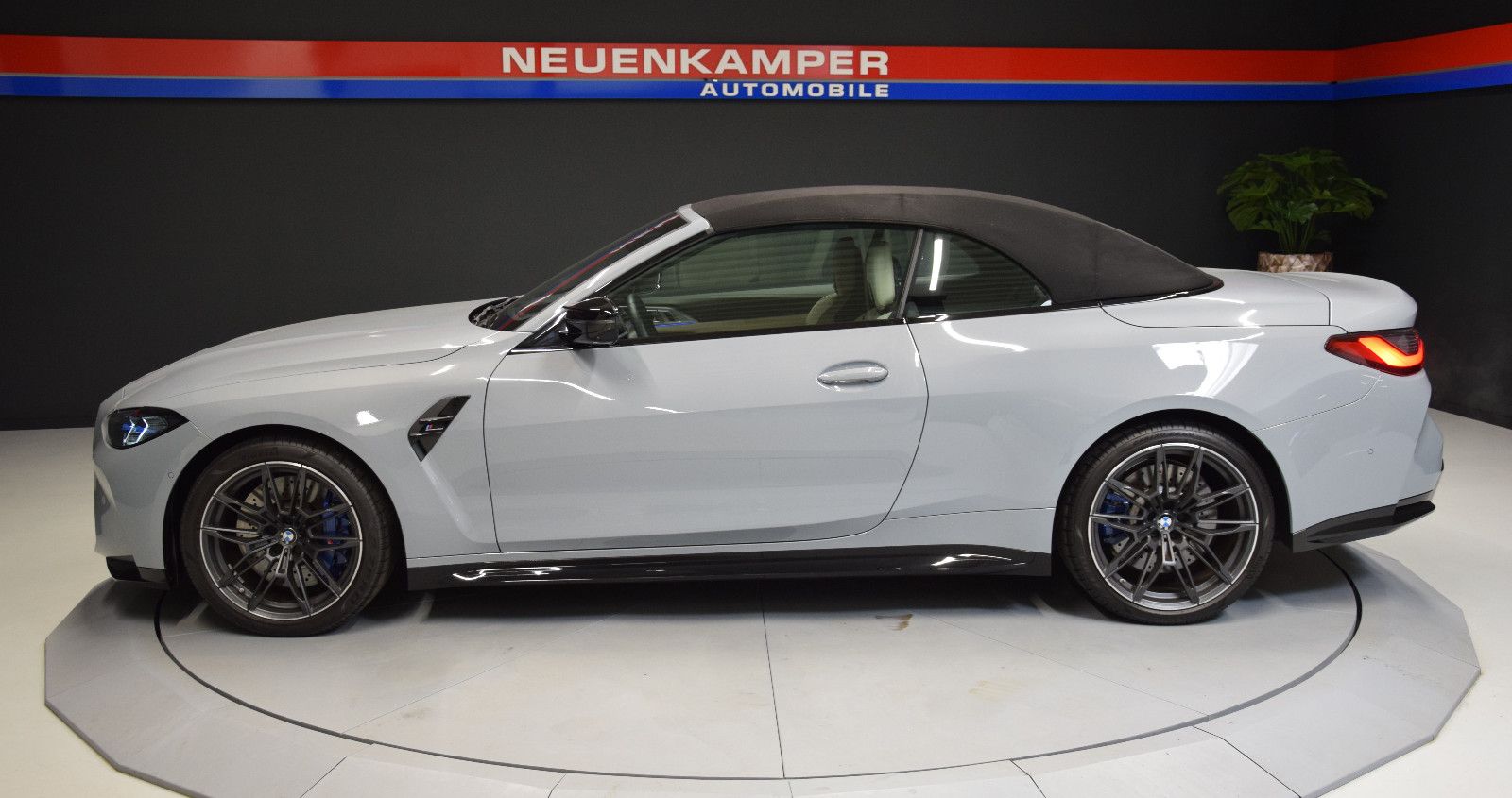 Fahrzeugabbildung BMW M4 Cabrio xDr. Individ. HuD ACC Sitzlüft 360°h/k