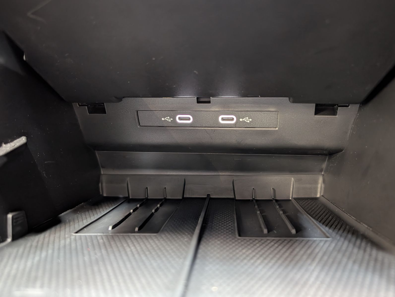 Fahrzeugabbildung Volkswagen Tiguan 2.0TDI R-Line 4M Pano Black AHK Matrix 20