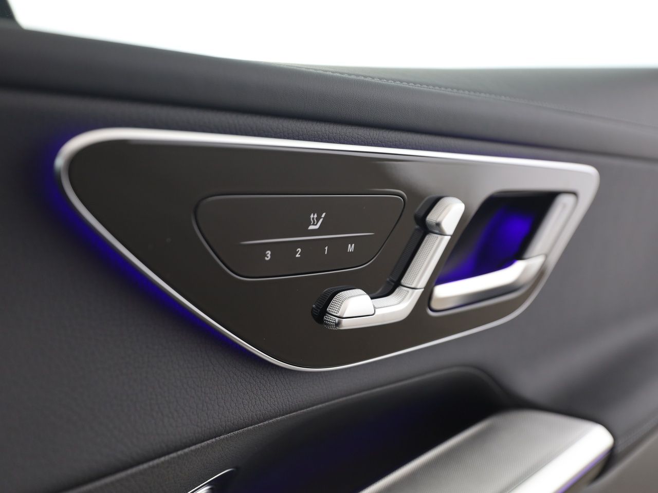 Mercedes-Benz GLC 300 de 4M AMG Digital Light Night Burmester foto 18