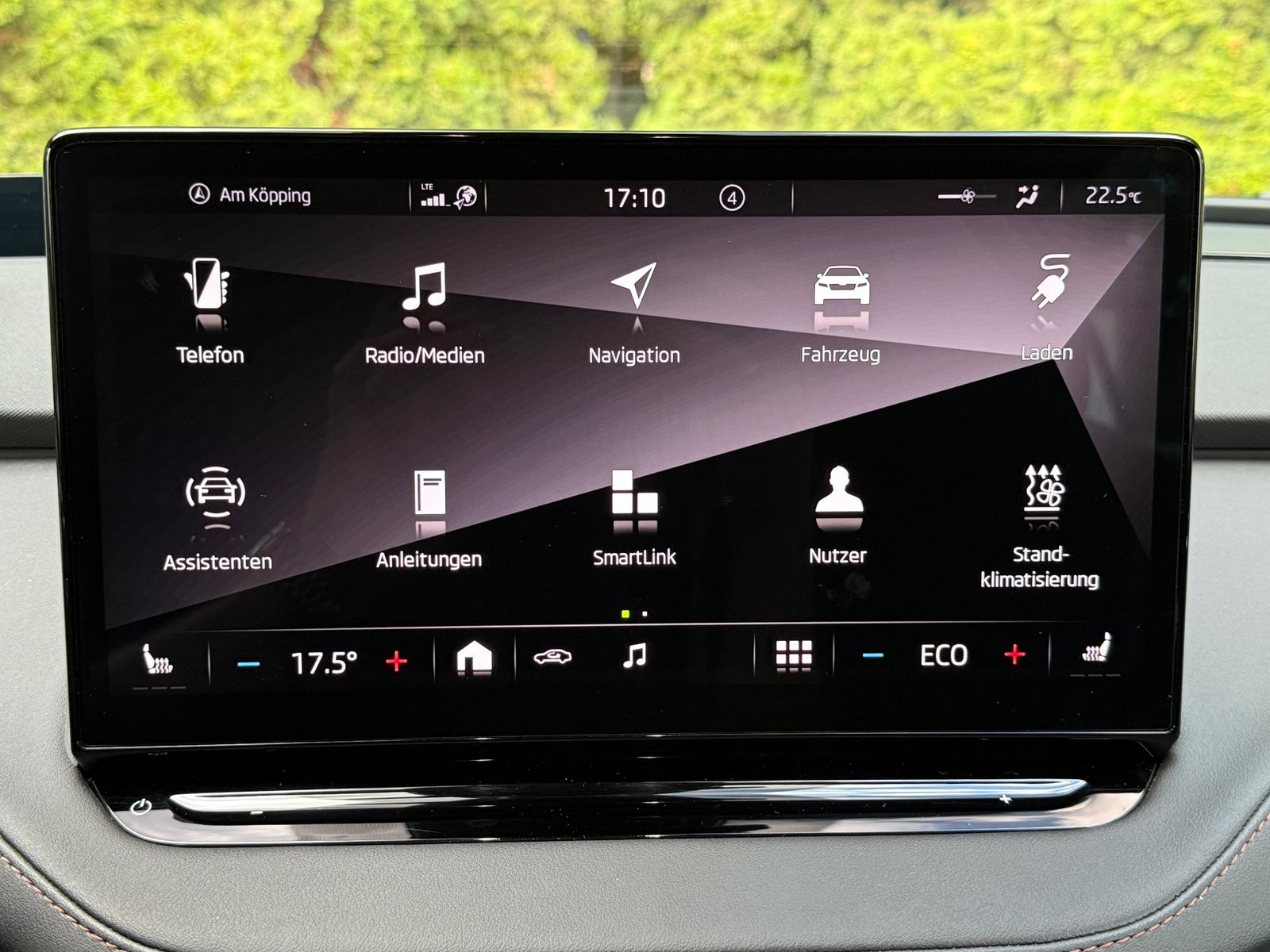 Fahrzeugabbildung SKODA Enyaq 80 x Suite CCS+MATRIX+KAM+AHK+LEDER+SPORT
