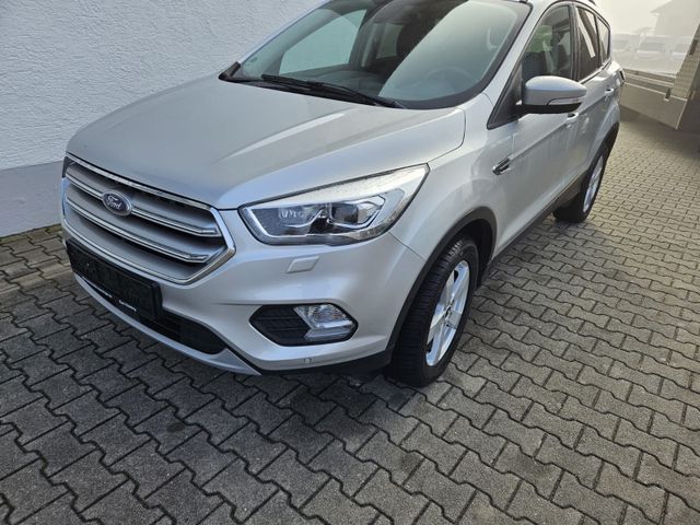 Ford Kuga Titanium1 110 KW-NAVI-ACC-AHK 2000KG